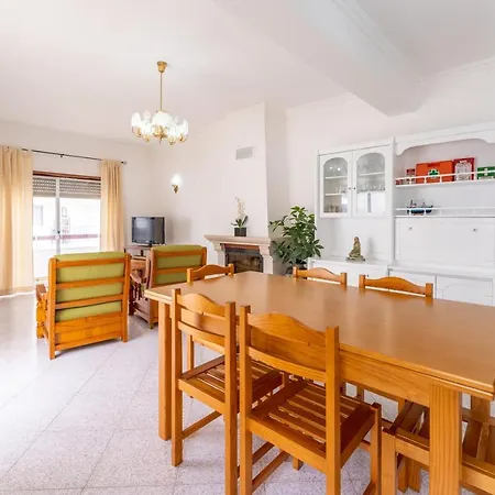 T2 Nanuco アパート ナザレ